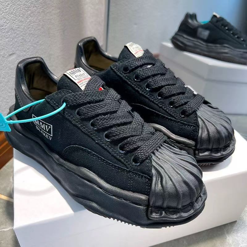 Canvas shell shoes