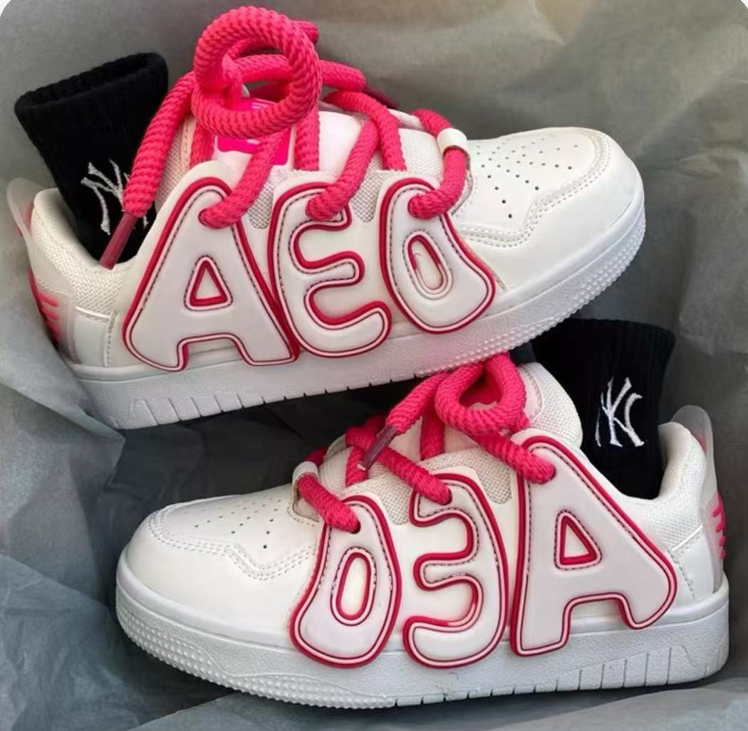 Thick-soled height-enhancing letter sports skateboard shoes
